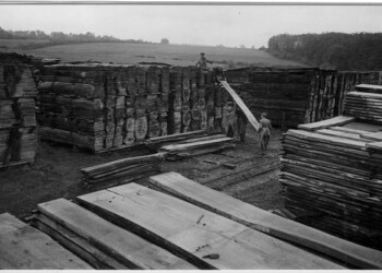 Stacking wood and planks, Penn Street, c.1944.